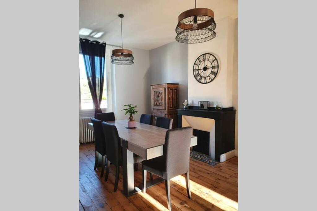 Appartement Spacieux, Wifi ,Cafe A Volonte Blaye-Les-Mines Exterior foto